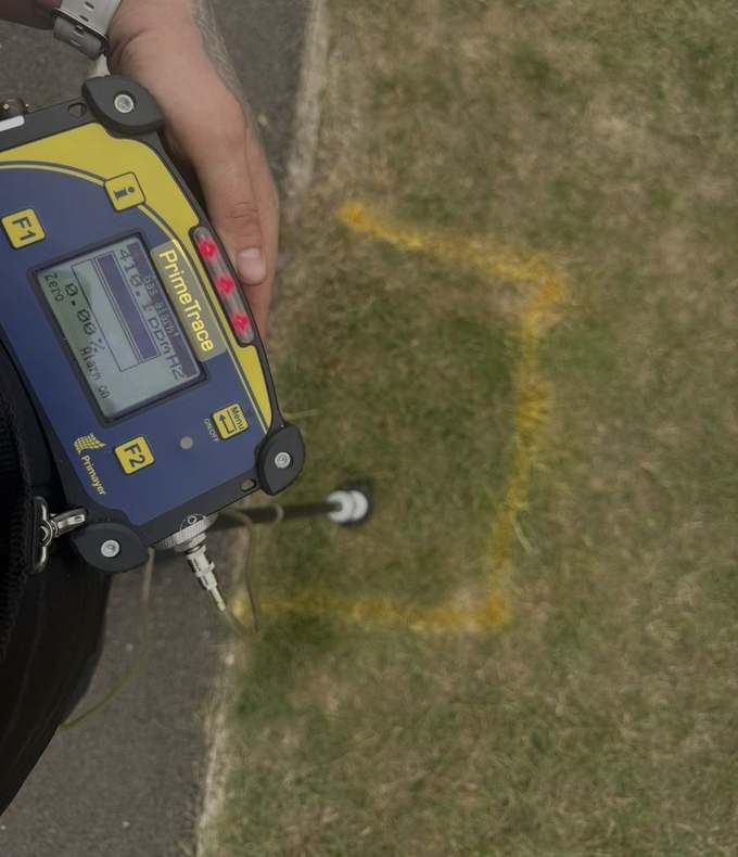 HUBB Group engineer conducting non-destructive leak detection in Sevenoaks